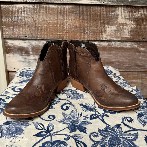 🍁NEW🍁 VOLATILE Drexel Leather Western Booties - Picture 8 of 11
